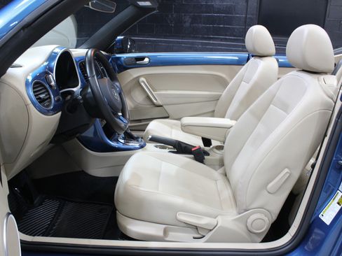 Used 2018 Volkswagen Beetle 2.0T SE w/ SE Premium Package image 36