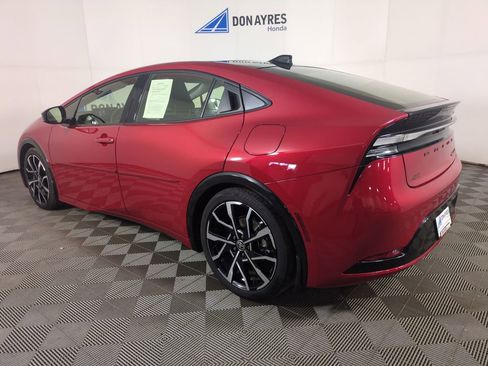 Used 2024 Toyota Prius Prime FWD image 3