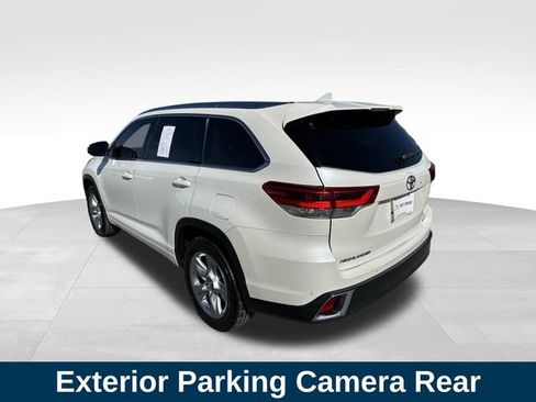 Used 2017 Toyota Highlander Limited image 3