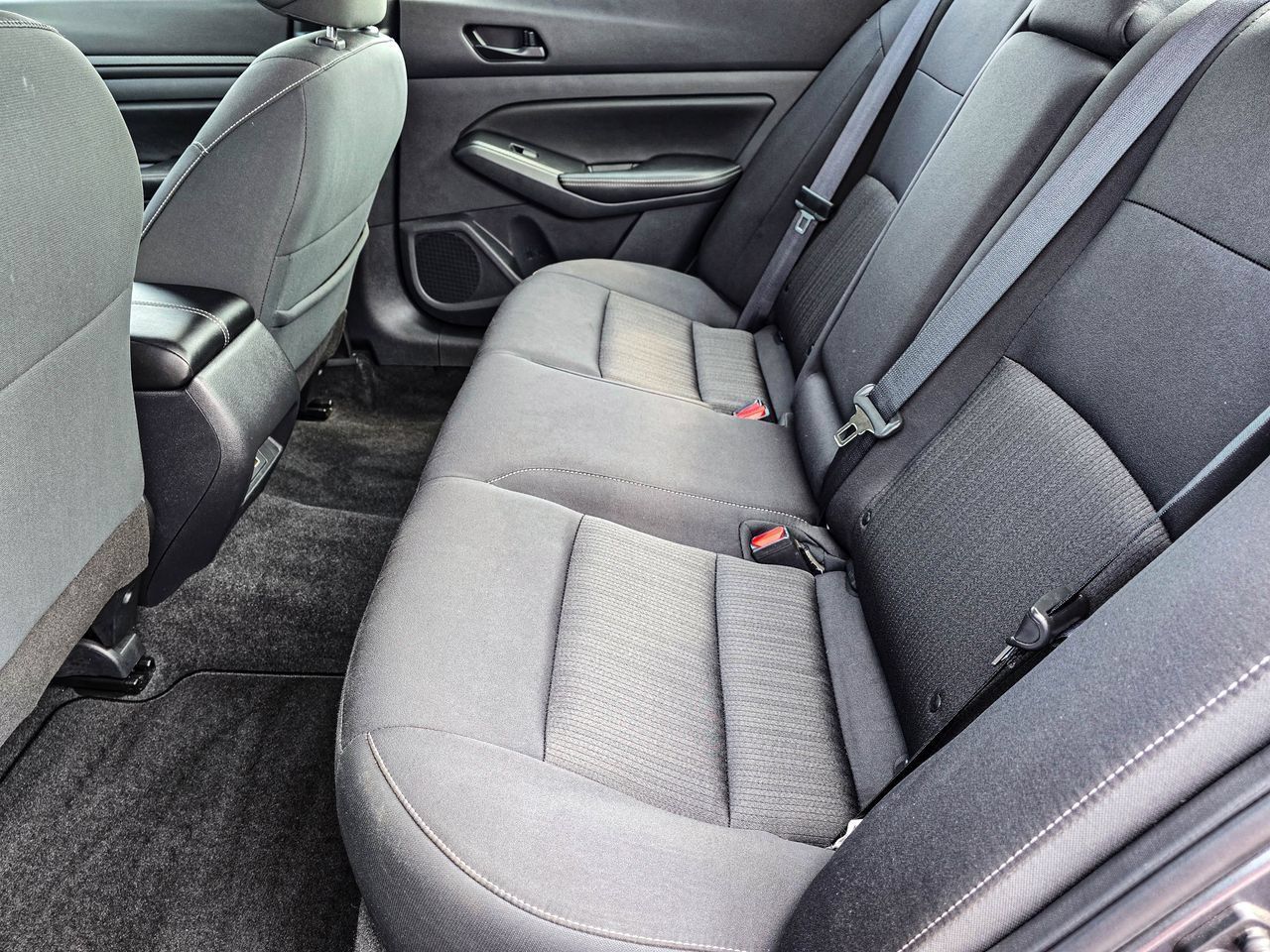 Used 2025 Nissan Altima 2.5 SV FWD image 33