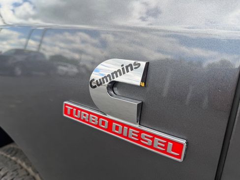 Used 2024 RAM 2500 Laramie AWD/4WD image 10