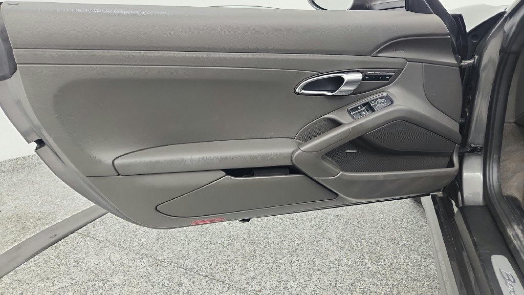 Used 2017 Porsche 718 Boxster RWD image 32