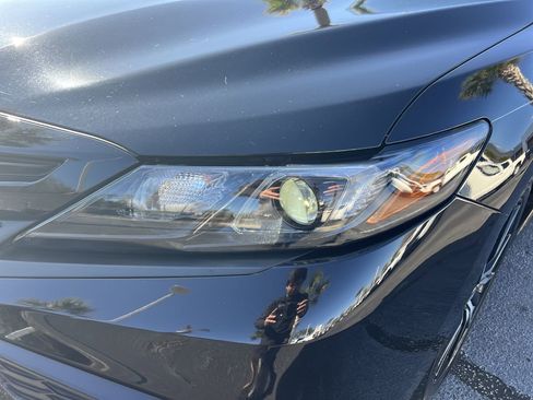 Used 2022 Toyota Camry SE image 6