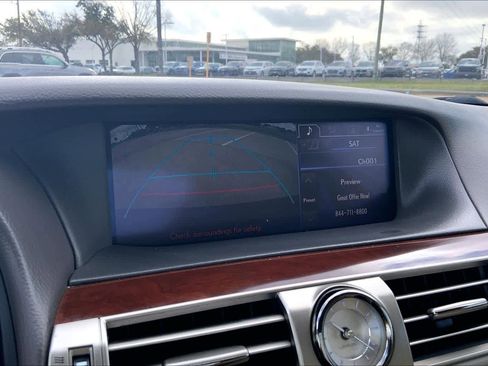 Used 2014 Lexus LS 460 w/ Ultra Luxury Package image 28