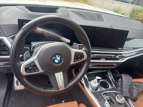 Used 2023 BMW X7 xDrive40i w/ Executive Package AWD/4WD image 4