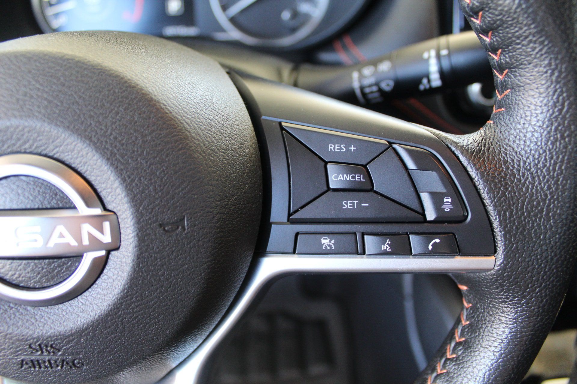 Used 2025 Nissan Versa SR w/ Trunk Package FWD image 25