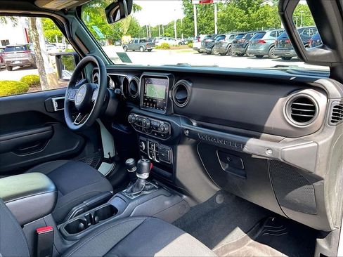 Used 2023 Jeep Wrangler Unlimited w/ Cold Weather Group AWD/4WD image 14