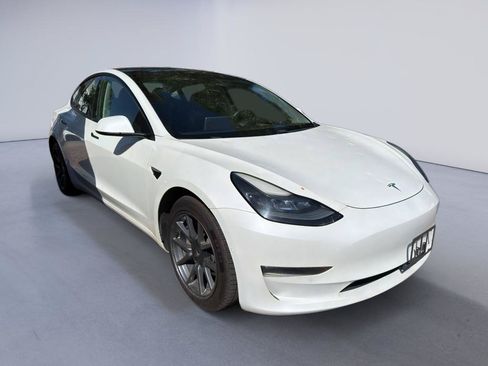 Used 2021 Tesla Model 3 Long Range AWD/4WD image 3