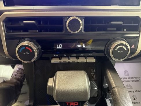 Used 2025 Toyota Tacoma TRD Off-Road AWD/4WD image 29