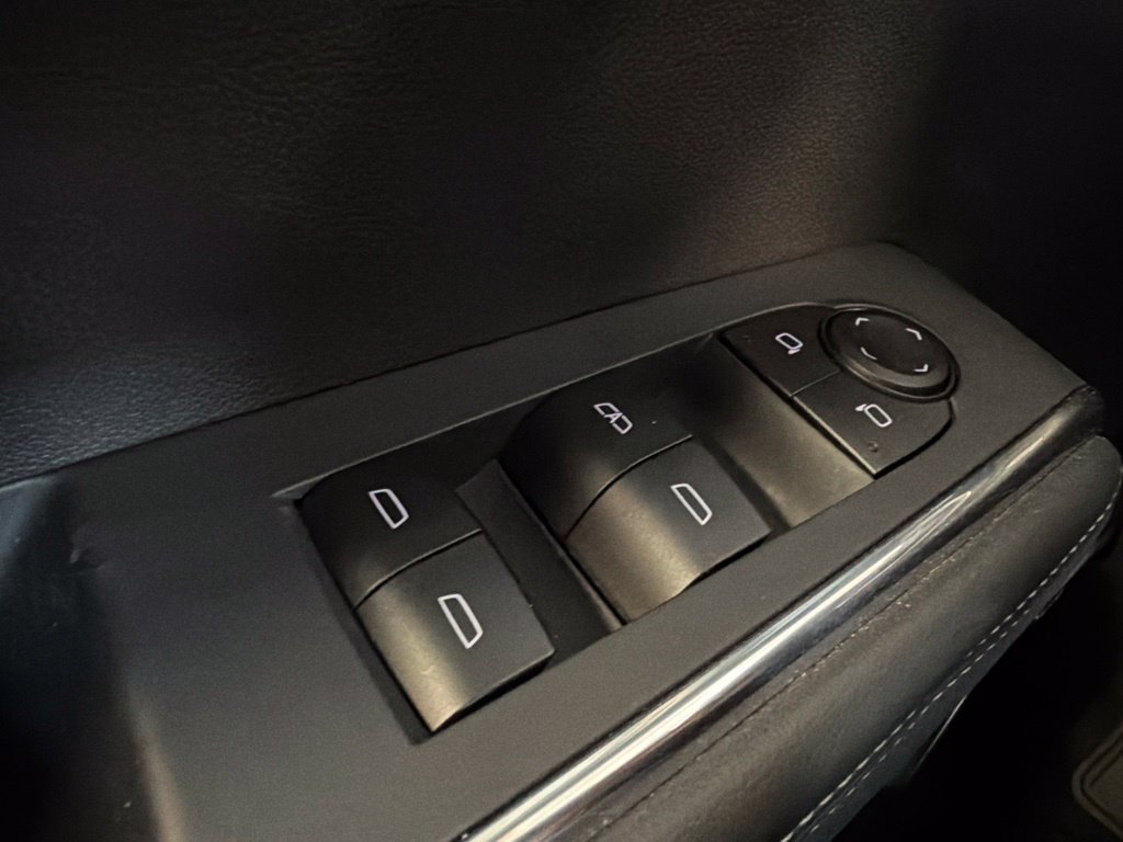 Used 2026 GMC Acadia Elevation w/ Elevation Premium Package AWD/4WD image 13