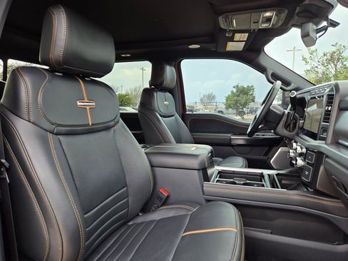 Used 2024 Ford F250 Platinum image 31