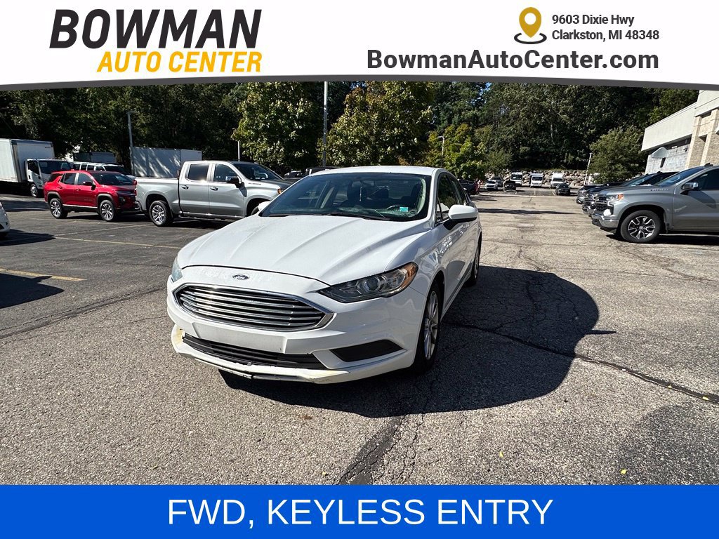 Used 2017 Ford Fusion SE w/ Fusion SE Technology Package FWD image 1