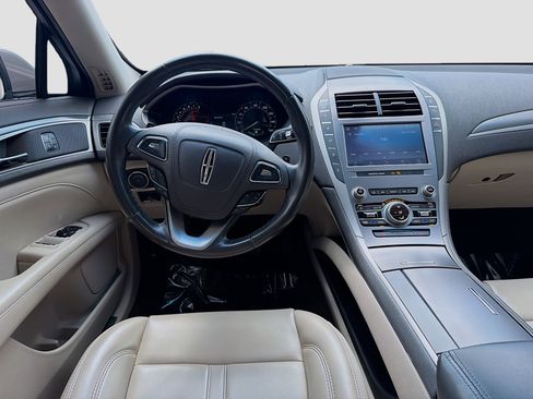 Used 2020 Lincoln MKZ FWD image 19