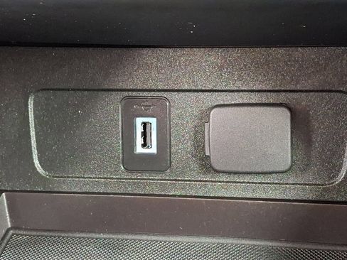 Used 2017 Ford Escape Titanium image 24