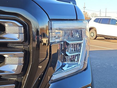 Used 2019 GMC Sierra 1500 AT4 w/ AT4 Premium Package image 8