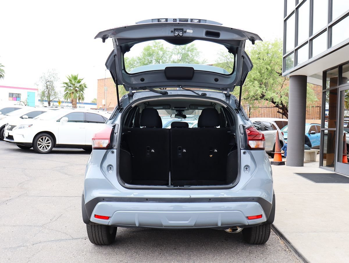 Used 2023 Nissan Kicks SR FWD image 22