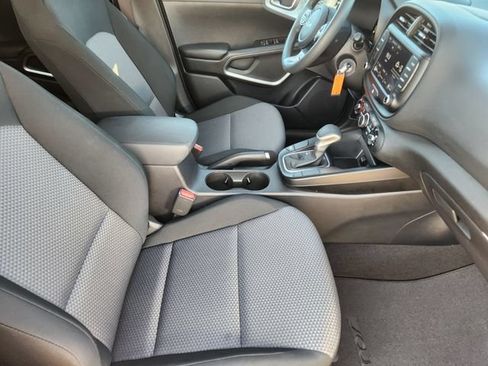 Certified 2025 Kia Soul LX w/ LX Technology Package FWD image 14
