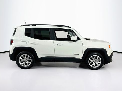 Used 2018 Jeep Renegade Latitude FWD image 4