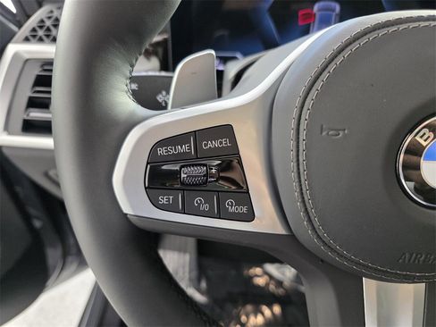 Used 2025 BMW X5 xDrive40i w/ Executive Package image 19