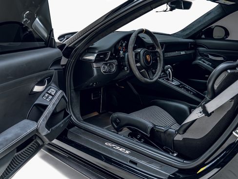Used 2019 Porsche 911 GT3 RS RWD image 37