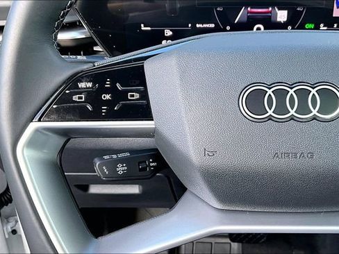 Used 2025 Audi Q5 Premium w/ Convenience Package image 11