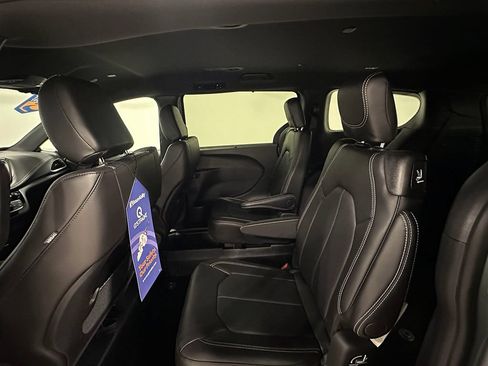 Used 2026 Chrysler Pacifica Select FWD image 21
