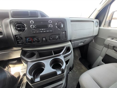 Used 2014 Ford E-350 and Econoline 350 XLT image 23