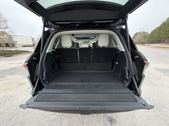 New 2025 Lincoln Navigator Reserve AWD/4WD image 26