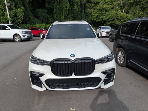 Used 2019 BMW X7 xDrive50i w/ M Sport Package AWD/4WD image 2