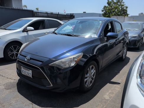 Used 2018 Toyota Yaris iA FWD image 3