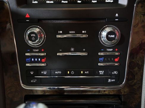 Used 2017 Lincoln Navigator Select image 23