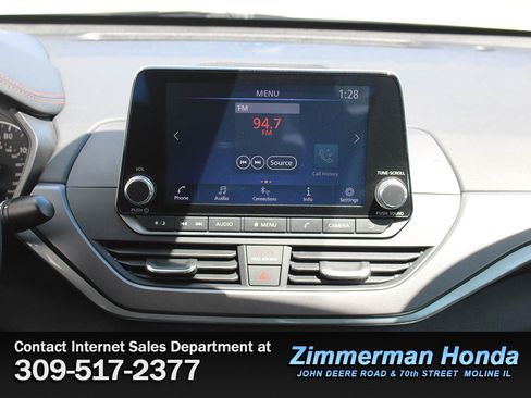 Used 2024 Nissan Altima 2.5 SR AWD/4WD image 14