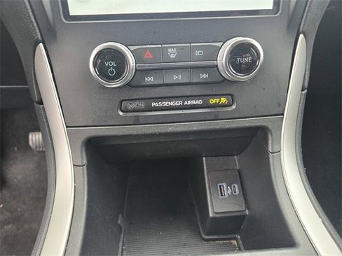 Used 2024 Ford Edge SEL image 18