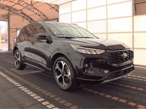 Used 2023 Ford Escape ST-Line Select w/ Tech Pack #2 image 4