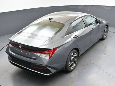Used 2026 Hyundai Elantra Limited FWD image 40