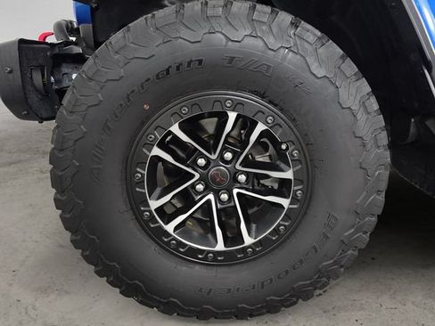 Used 2024 Jeep Wrangler Unlimited Rubicon AWD/4WD image 9