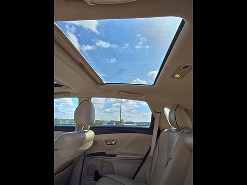 Used 2011 Toyota Venza w/ Convenience Pkg FWD image 14