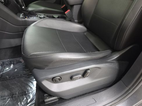 Used 2018 Volkswagen Tiguan SE AWD/4WD image 29