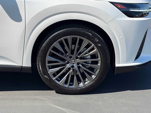 Used 2025 Lexus RX 450h AWD w/ Convenience Package image 9
