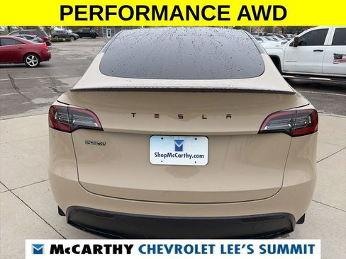Used 2021 Tesla Model Y Performance image 12
