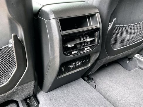 Used 2023 Jeep Grand Cherokee Limited w/ Luxury Tech Group II image 34