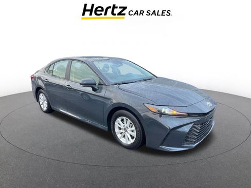 Used 2025 Toyota Camry LE image 1