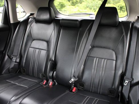 Used 2025 Honda HR-V EX-L image 17