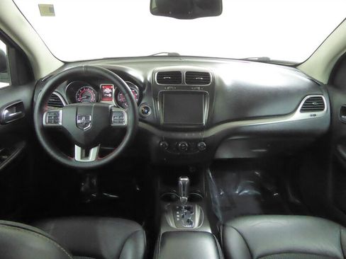 Used 2015 Dodge Journey Crossroad w/ Flexible Seating Group image 9