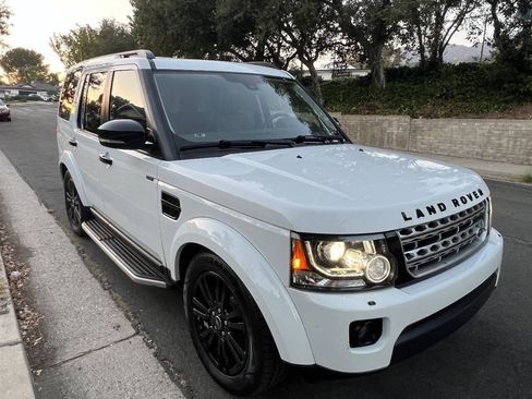 Used 2016 Land Rover LR4 HSE Silver Edition AWD/4WD image 10