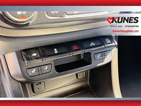 Used 2016 Chevrolet Colorado Z71 AWD/4WD image 48