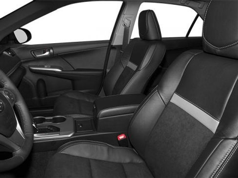 Used 2013 Toyota Camry LE image 11