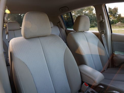 Used 2009 Nissan Versa S w/ Convenience Pkg image 18