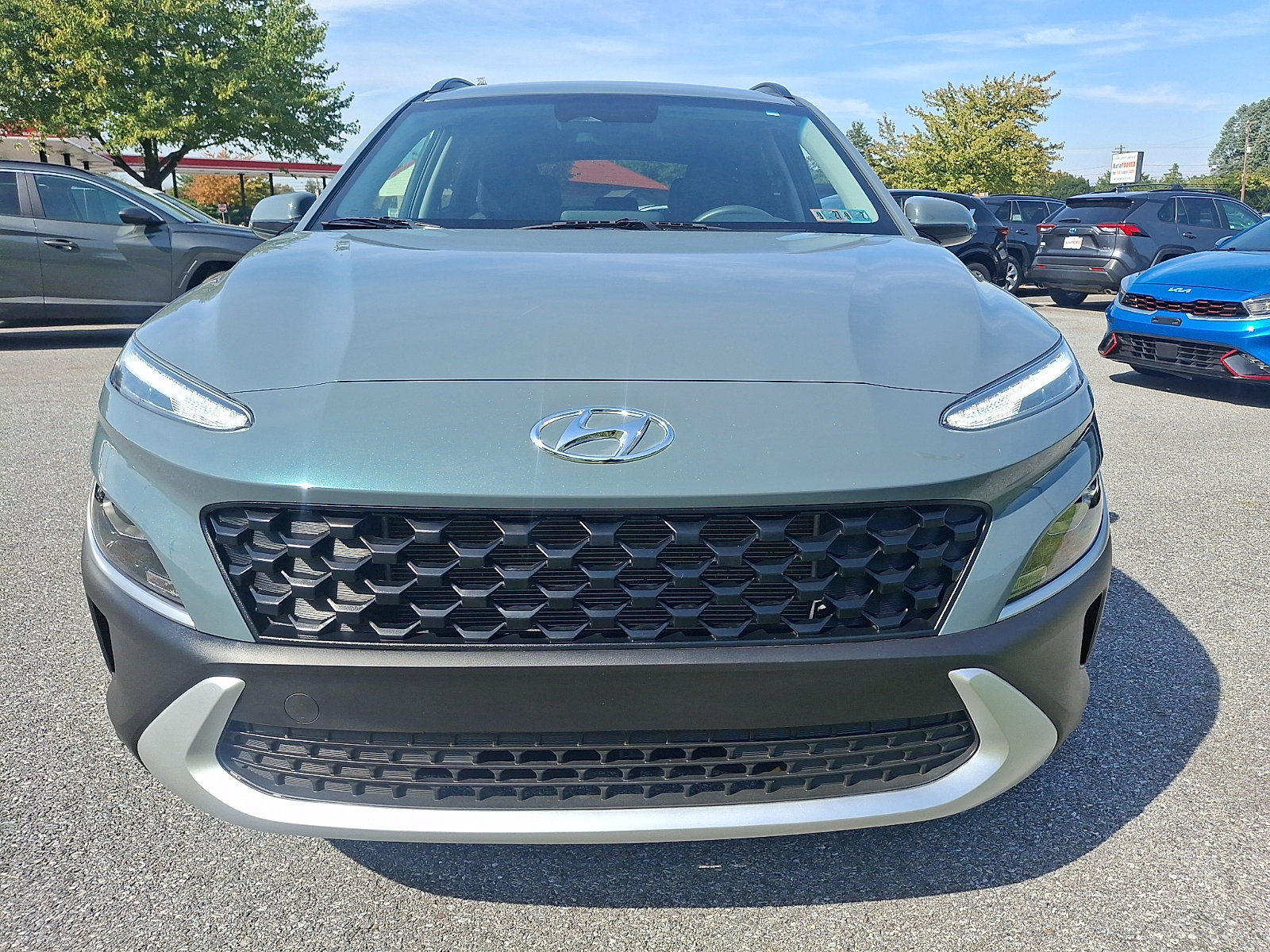 Used 2022 Hyundai Kona SEL AWD/4WD image 2
