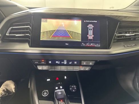 Used 2022 Audi Q4 e-tron Prestige image 22